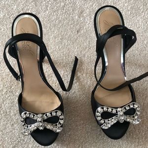 Jewel Badgley Mischka